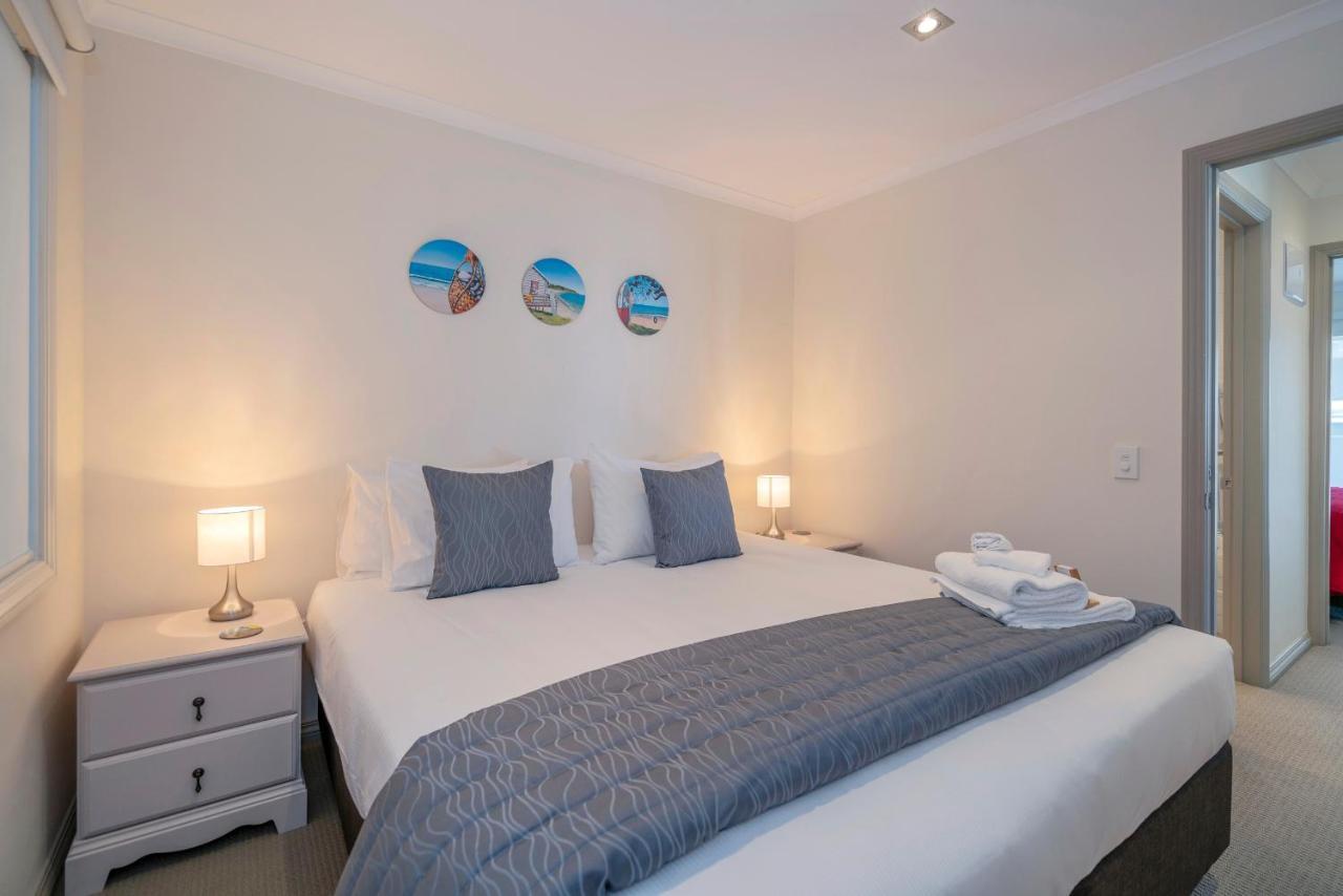 Crow'S Nest Apartments Whitianga Buitenkant foto