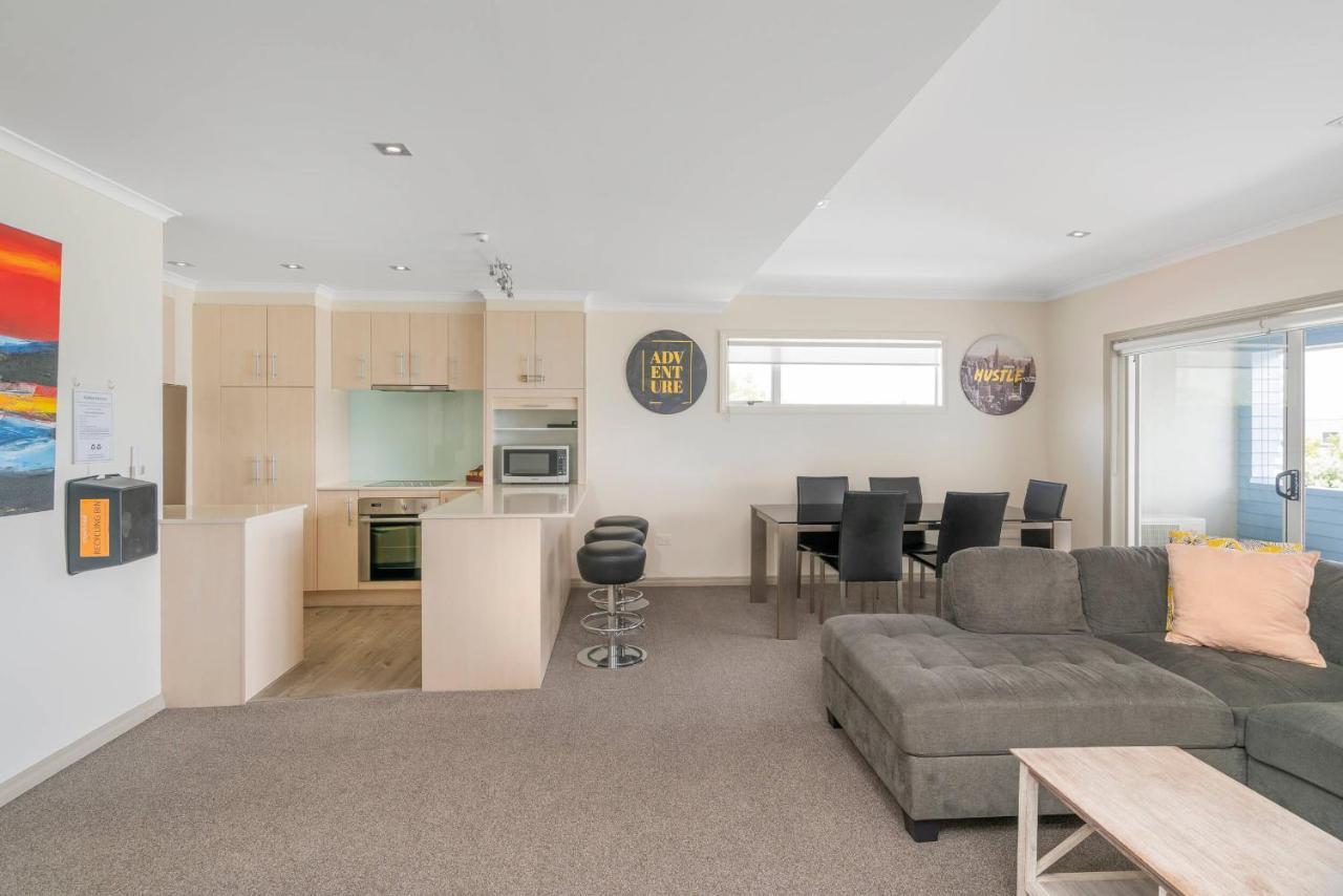 Crow'S Nest Apartments Whitianga Buitenkant foto