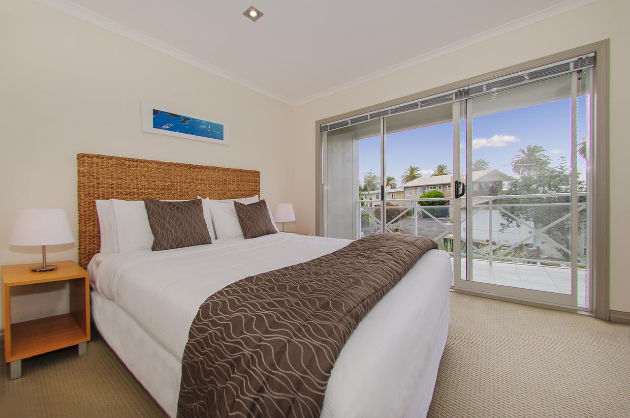 Crow'S Nest Apartments Whitianga Buitenkant foto